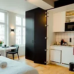 The House Of Edward By Domani 4*