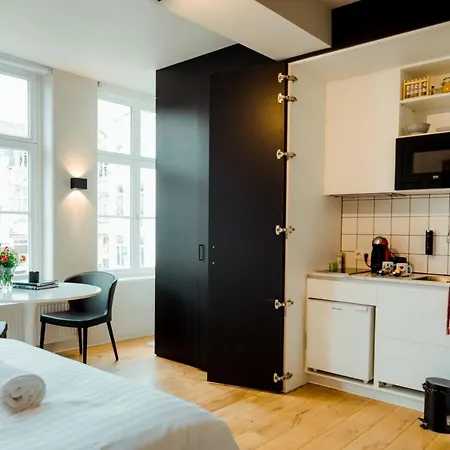 The House Of Edward By Domani 4*