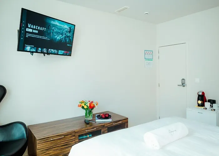 The House Of Edward By Domani Gent