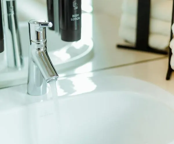 The House Of Edward By Domani 4*