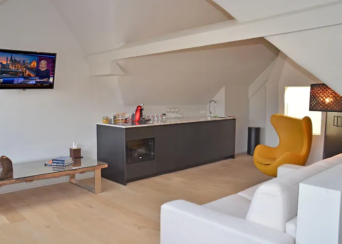 The House Of Edward By Domani