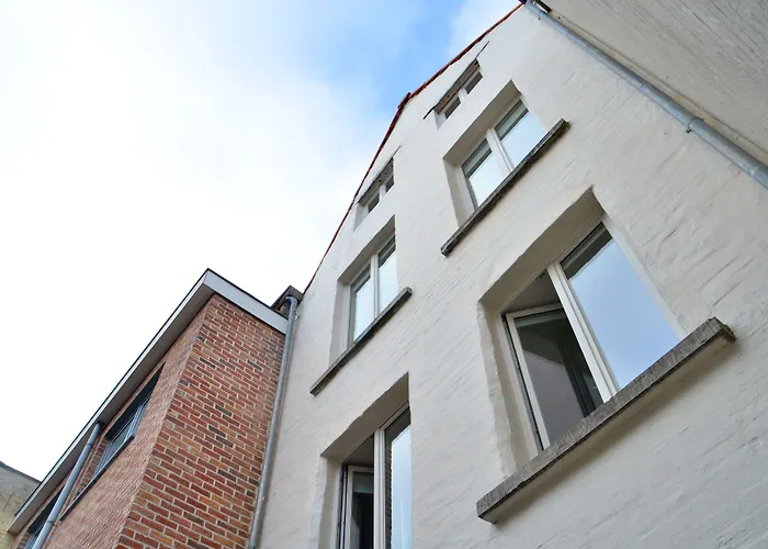 The House Of Edward By Domani Gent