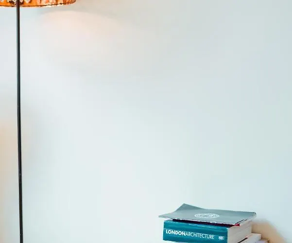 Гостьовий будинок The House Of Edward By Domani 4*