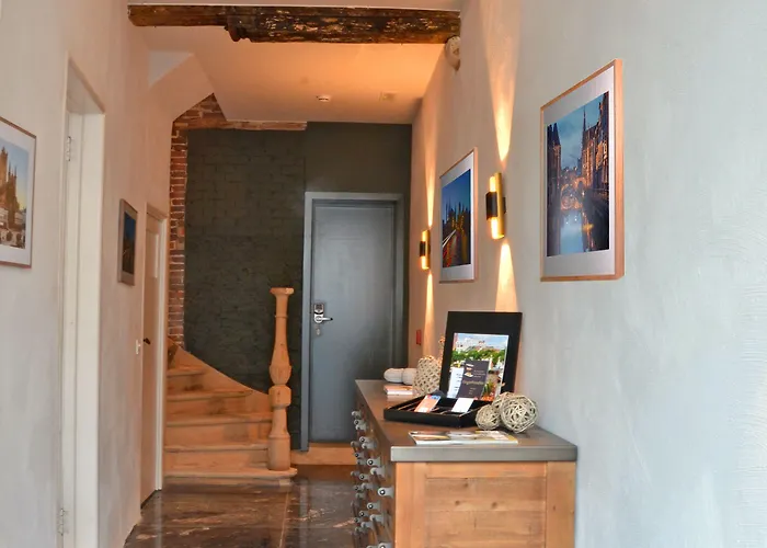 Гостьовий будинок The House Of Edward By Domani