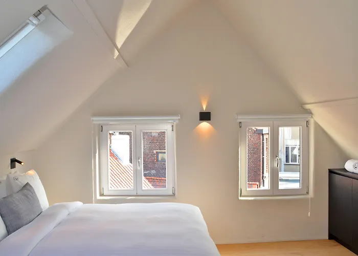 Гостьовий будинок The House Of Edward By Domani 4*